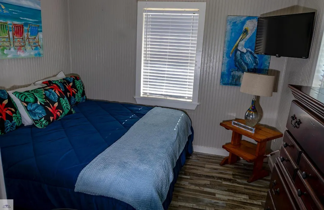 Blue Dolphin Inn And Cottages-1