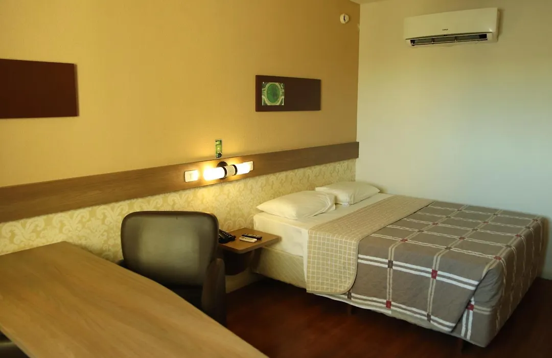 Hotel 10 Palmas-1