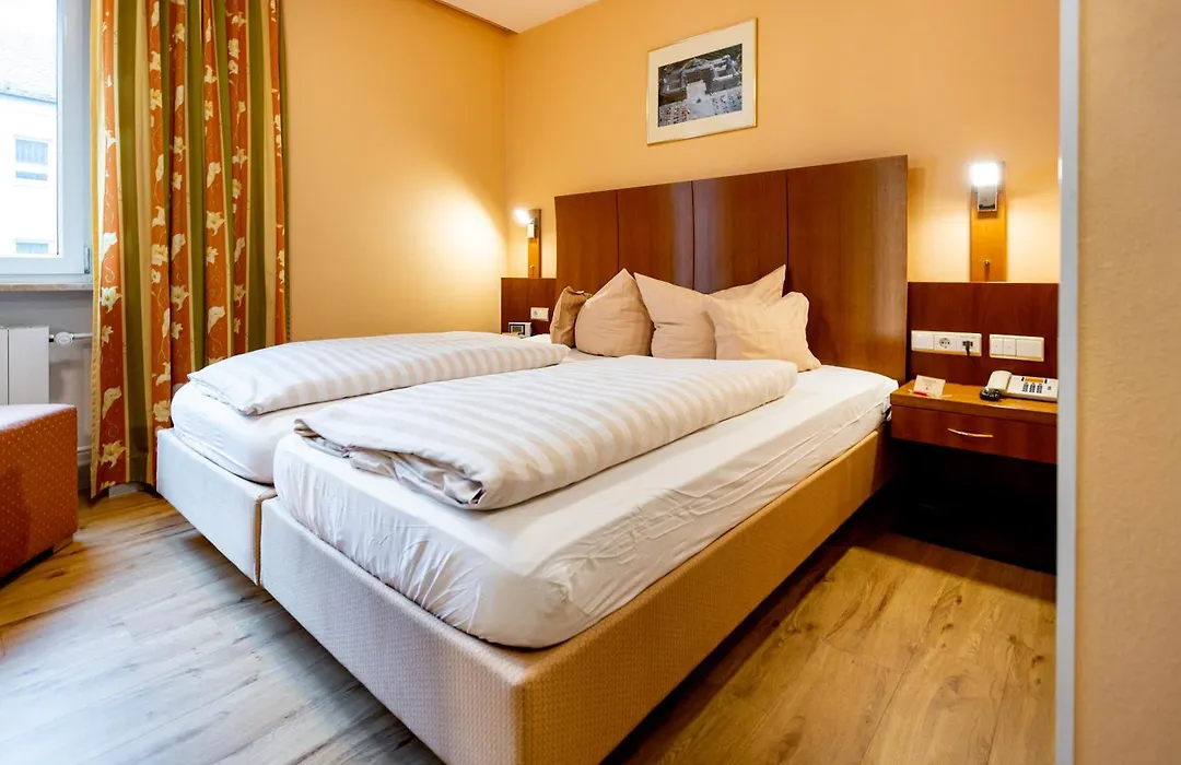 Hotel Alter Kranen-1