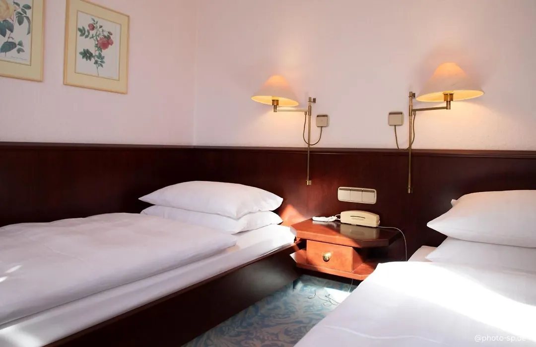 Leine Hotel-1