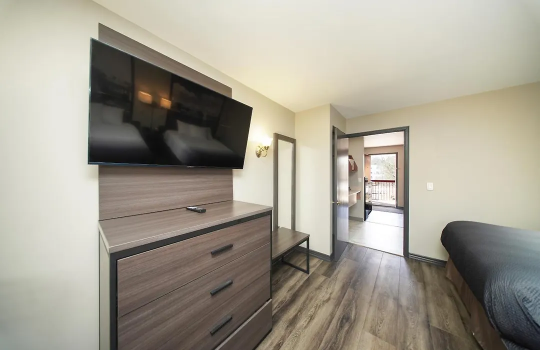 Super 8 By Wyndham Kingston-1