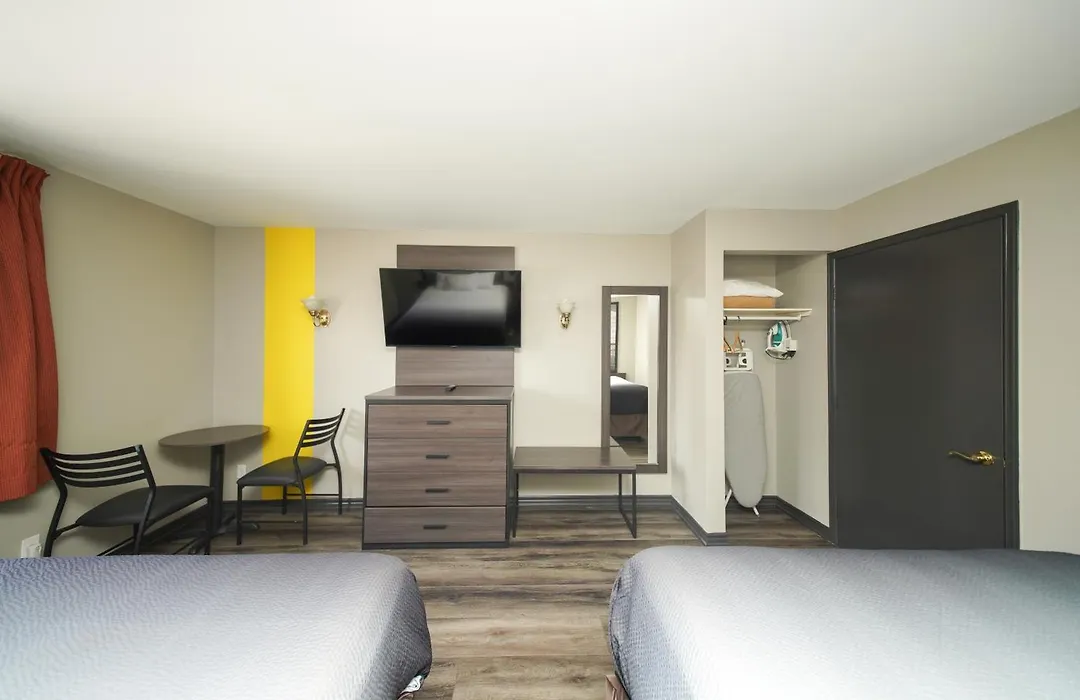 Super 8 By Wyndham Kingston-1
