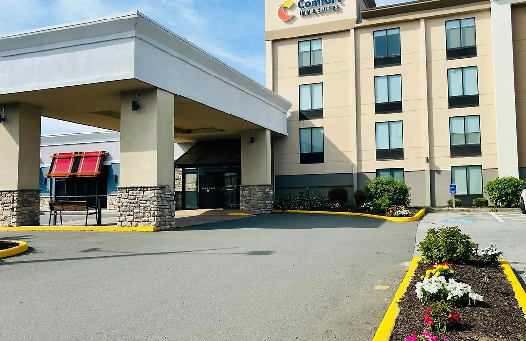 Comfort Inn & Suites Danbury-Bethel-1