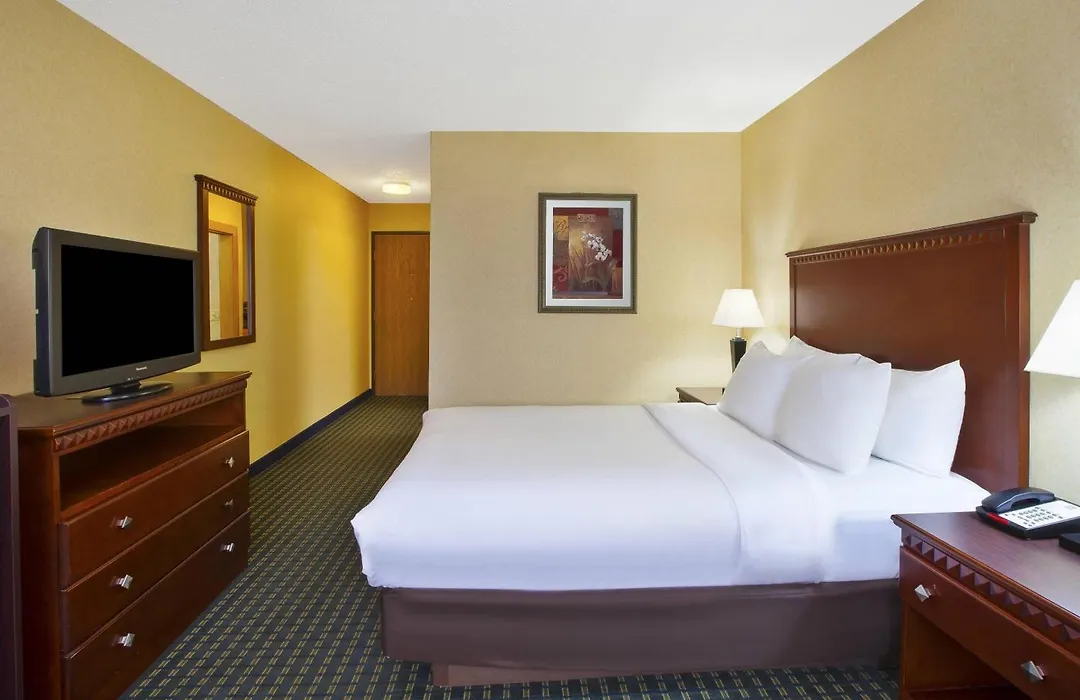 Quality Inn Marshall Near I-69-1