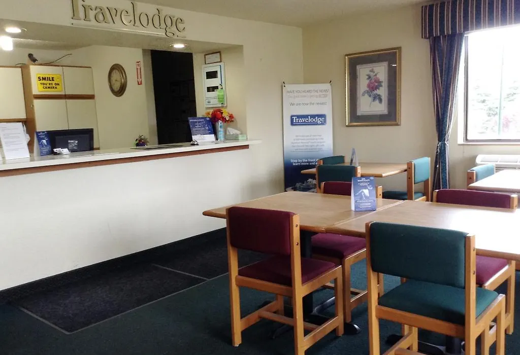 Travelodge By Wyndham Hudsonville-1