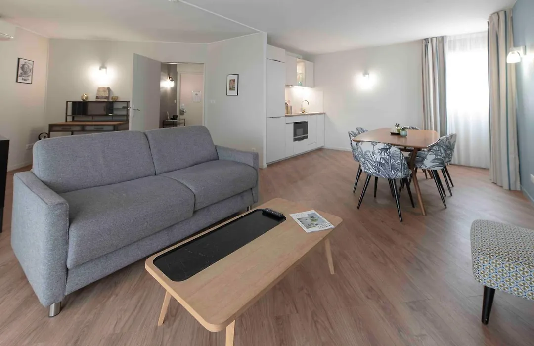 Hotel Jules Verne-1