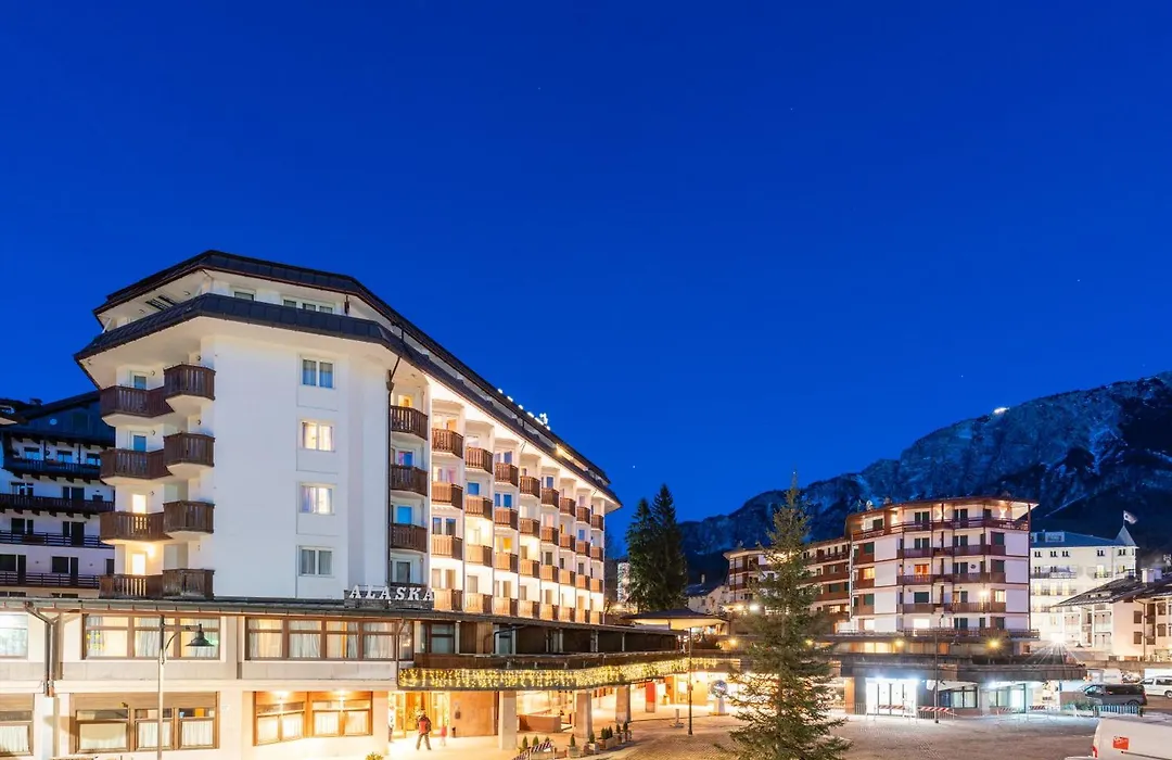 Hotel Alaska Cortina-1