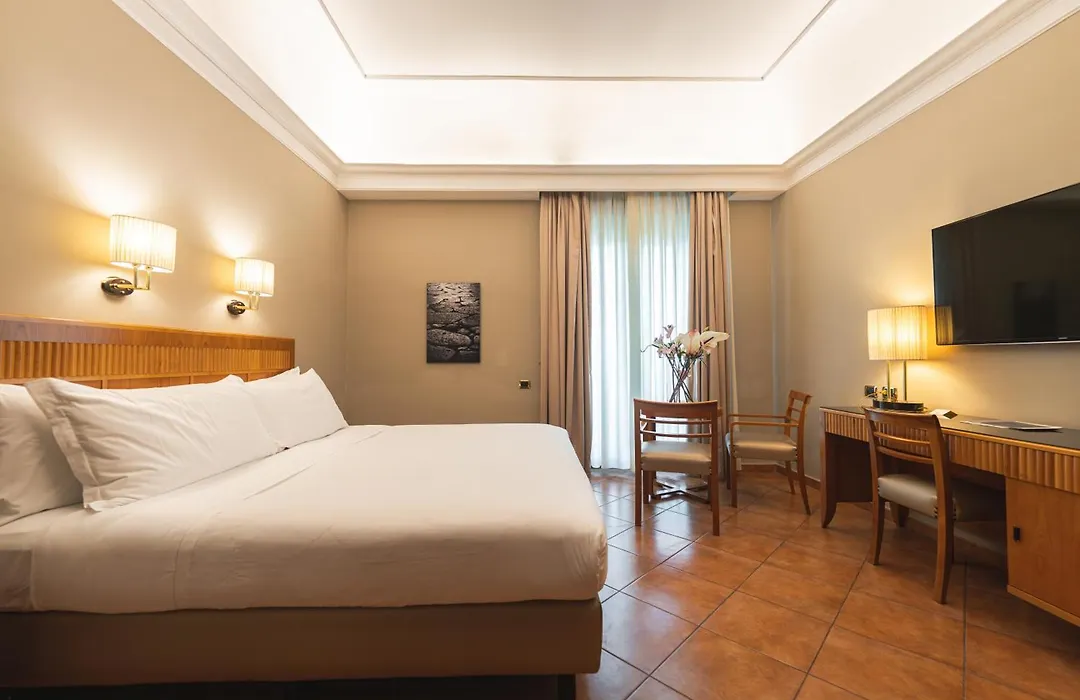 Hotel Forum-1
