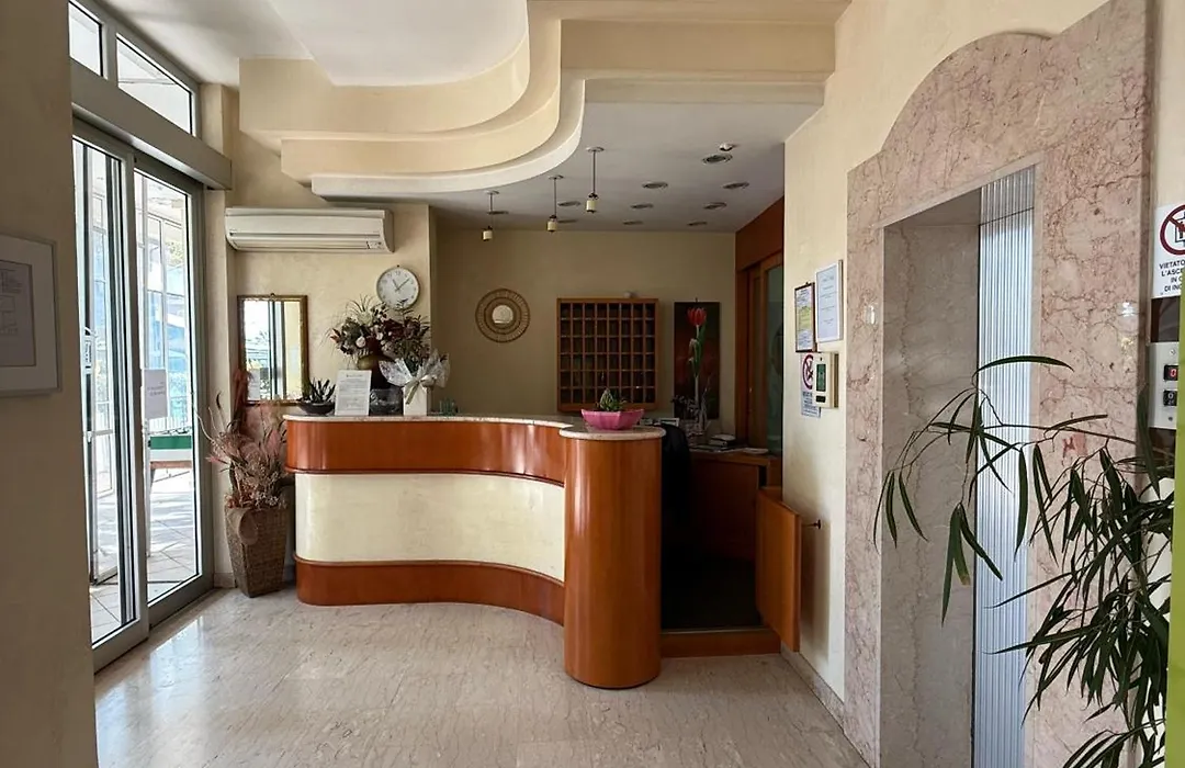 Hotel De La Plage-1