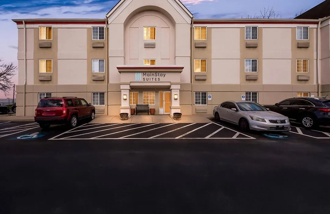 Mainstay Suites Cincinnati Blue Ash-1