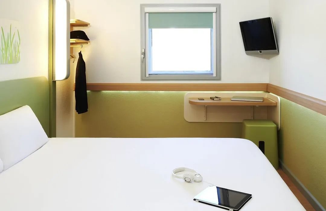 Ibis Budget Newport-1