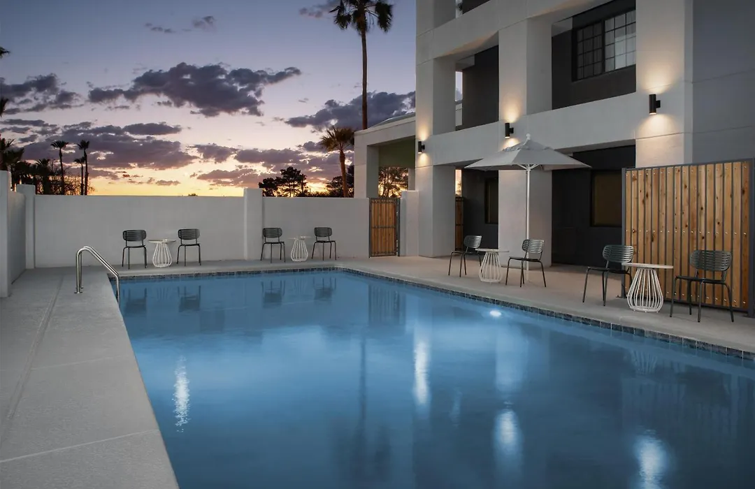 Spark By Hilton Tucson Airport-1