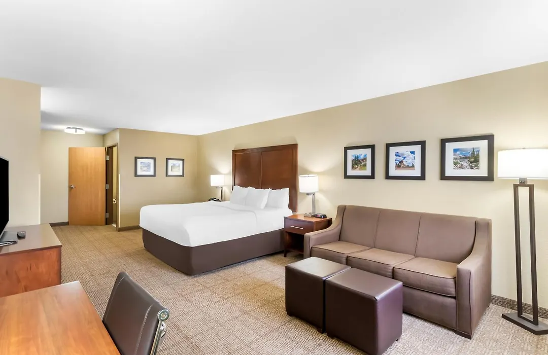 Comfort Inn & Suites Near University Of Wyoming-1