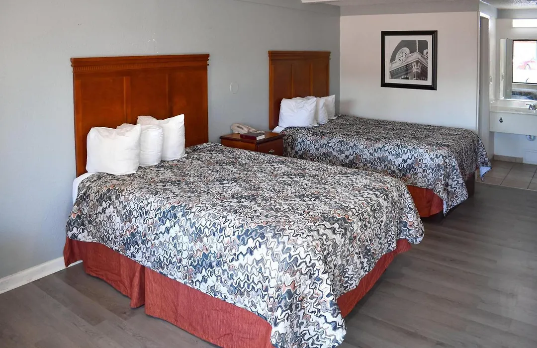 Rodeway Inn Auburn Hills - Detroit-1