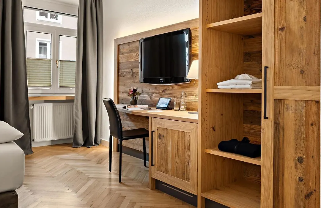 Alpen Hotel München-1