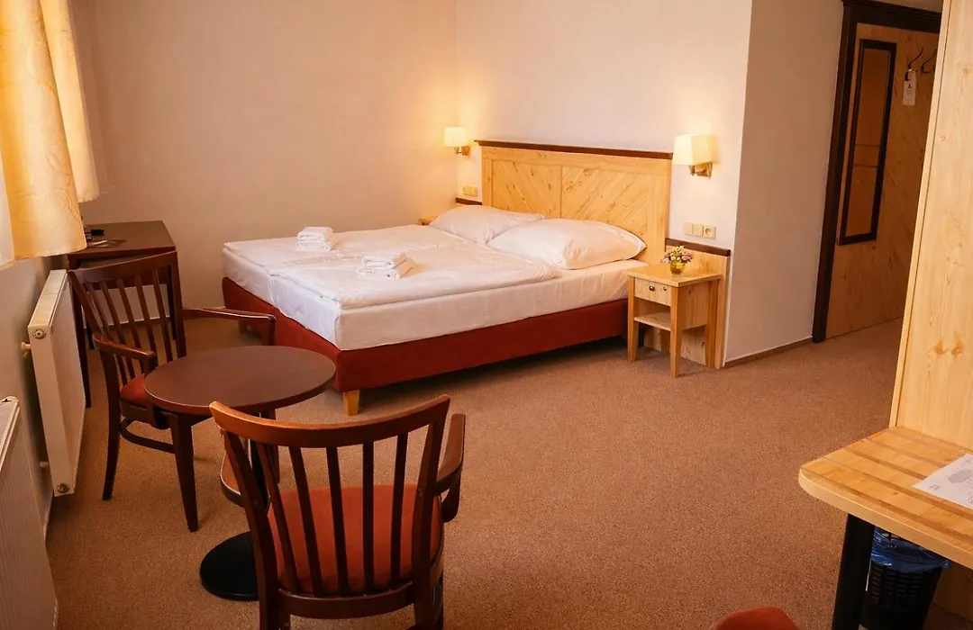 Hotel Obri Sud Javornik-1