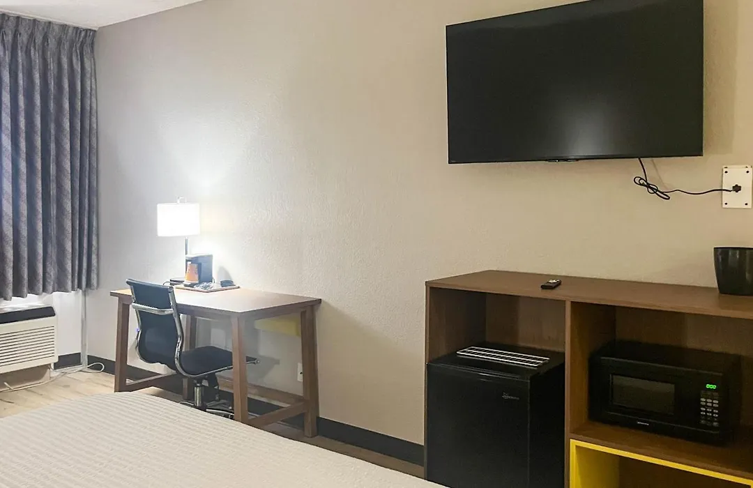 Studio 6 Suites Fremont, Oh-1