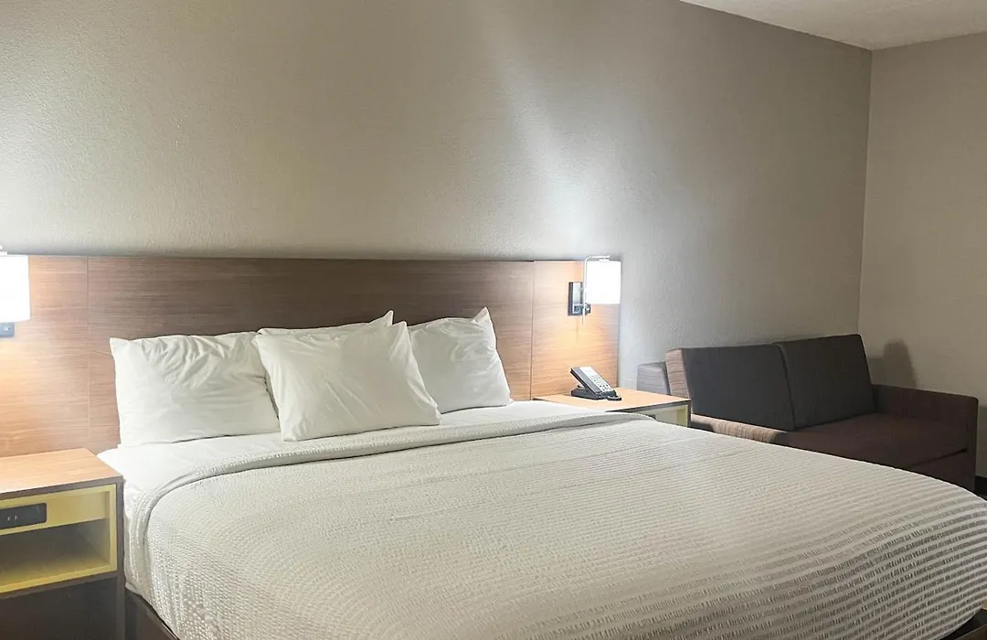 Studio 6 Suites Fremont, Oh-1