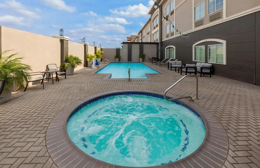 La Quinta By Wyndham Laredo Airport-1
