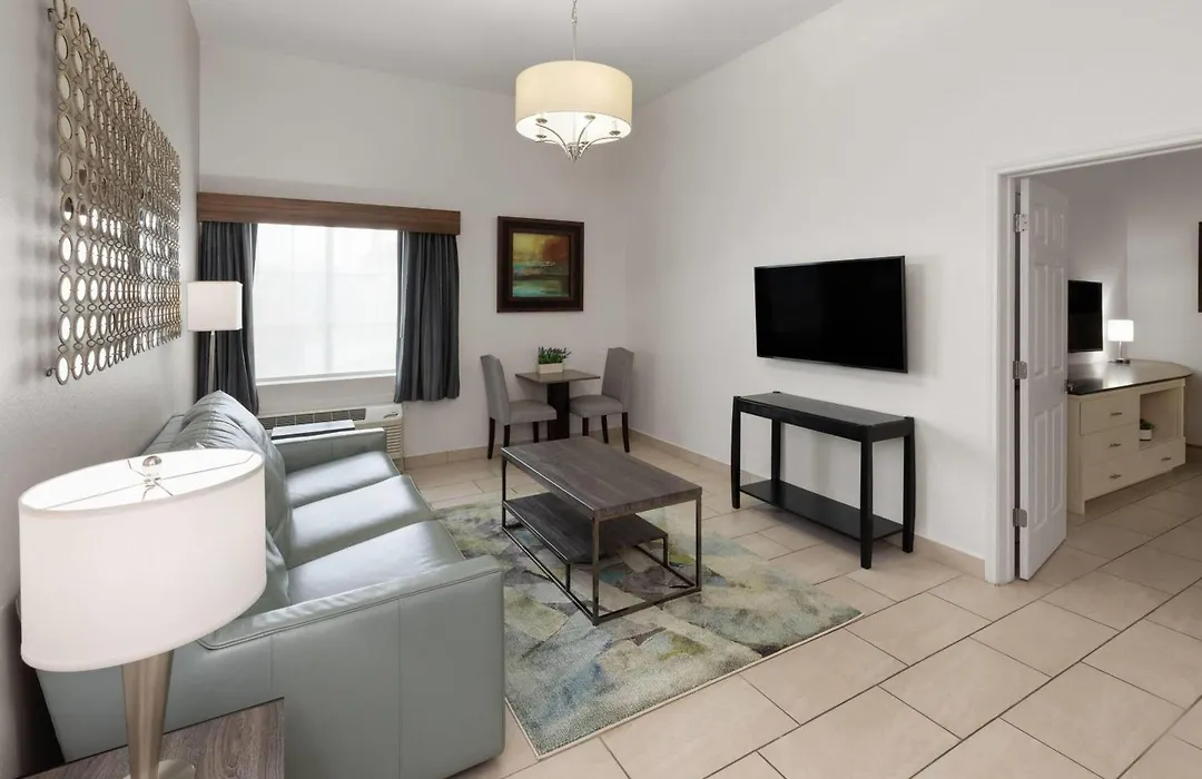 La Quinta By Wyndham Laredo Airport-1