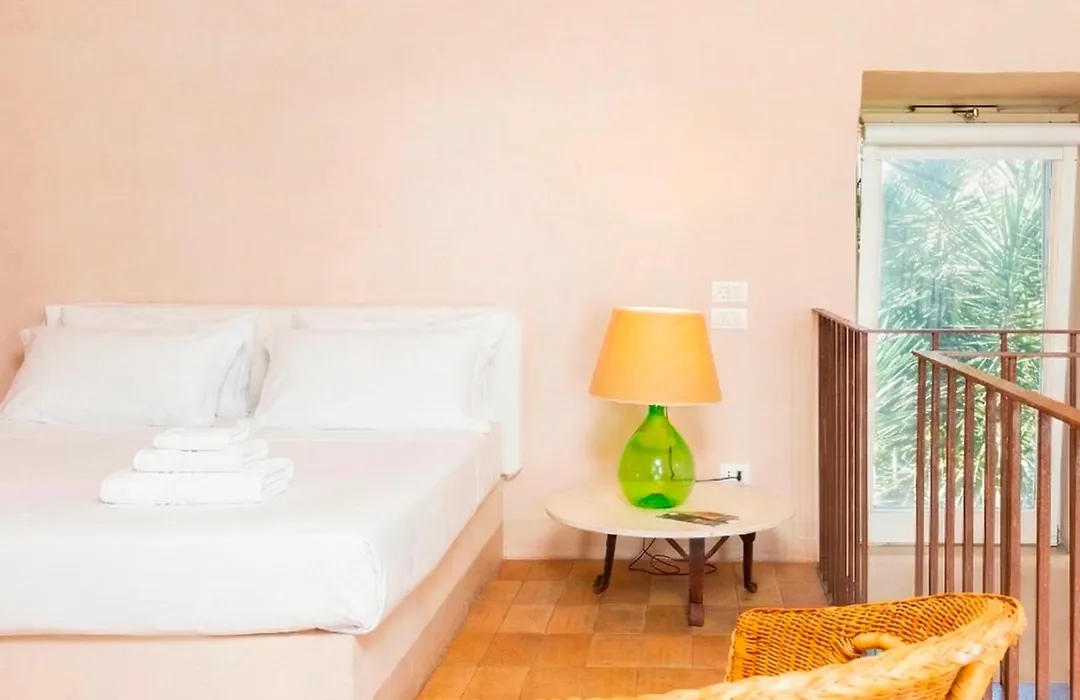 Baia delle Rocce Verdi Resort-1