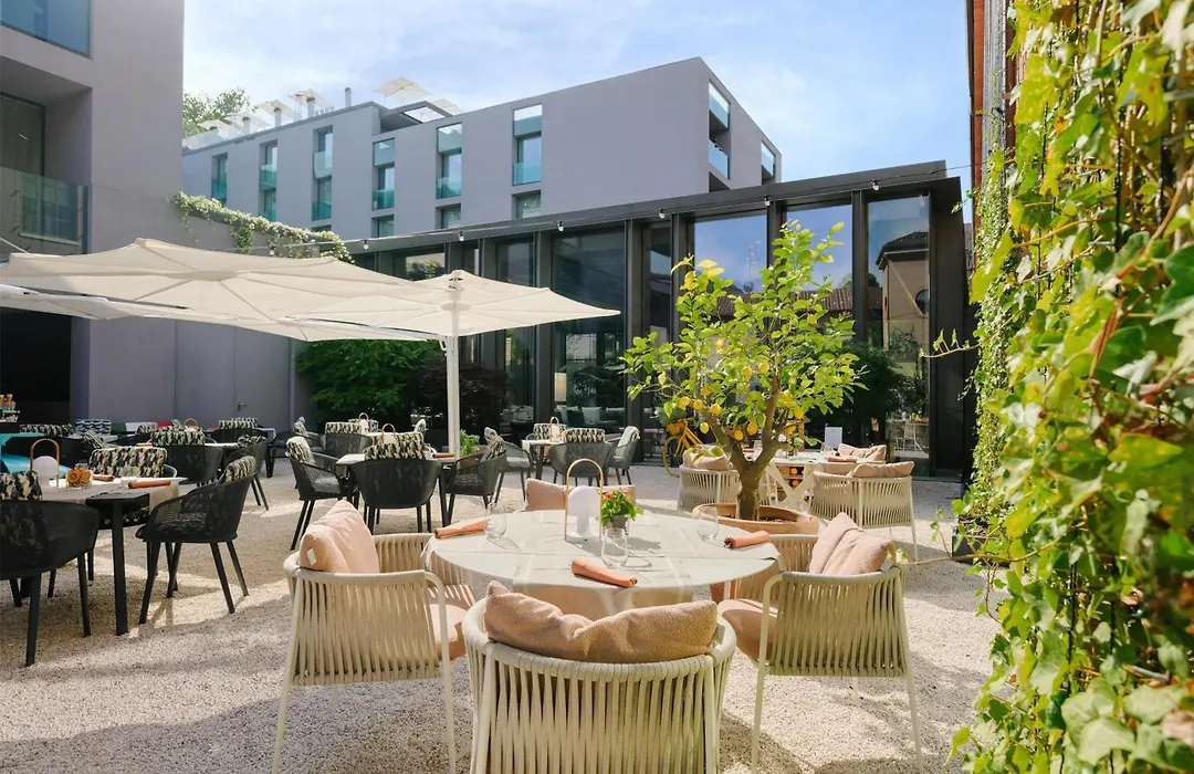 Hilton Lake Como-1