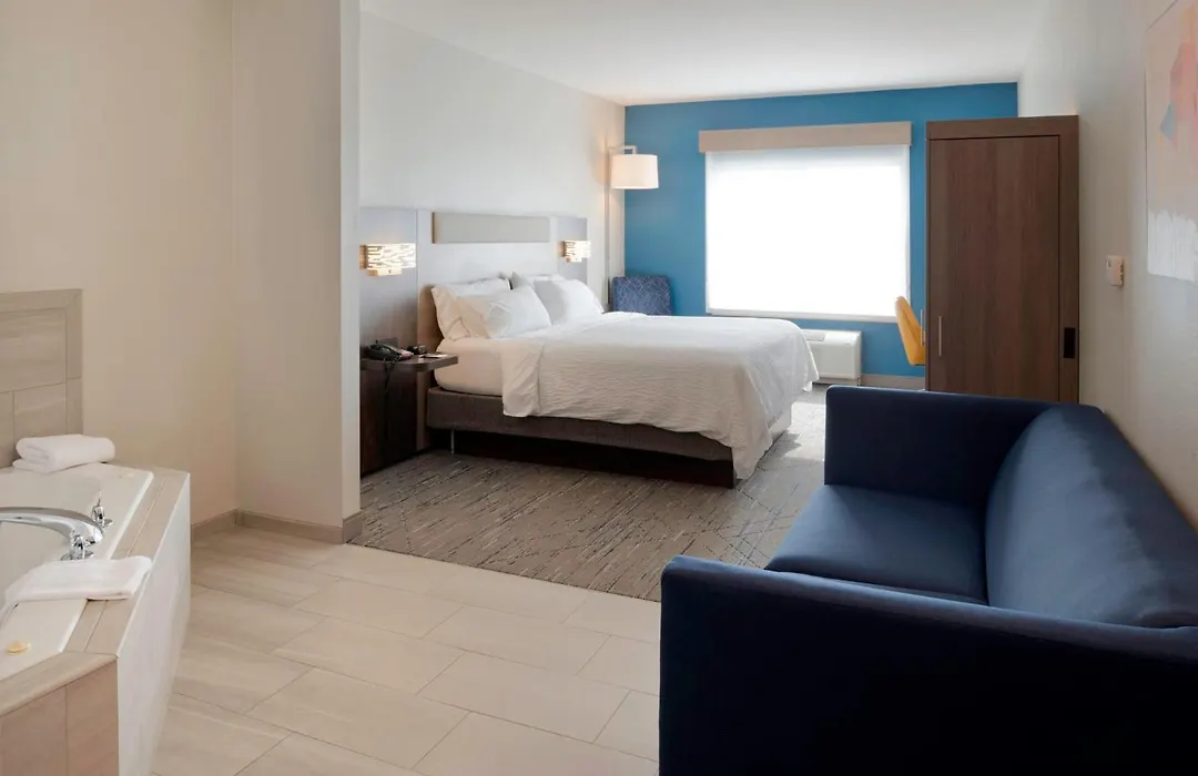 Holiday Inn Express Hotel & Suites Fort Atkinson By Ihg-1