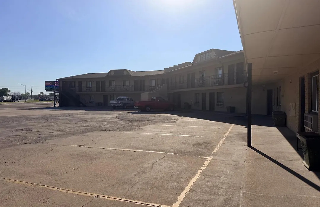 Regal Inn Coffeyville Ks Us 169-1