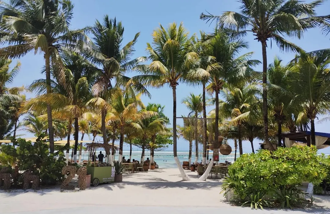 Noah Beach Hotel & Suites-1