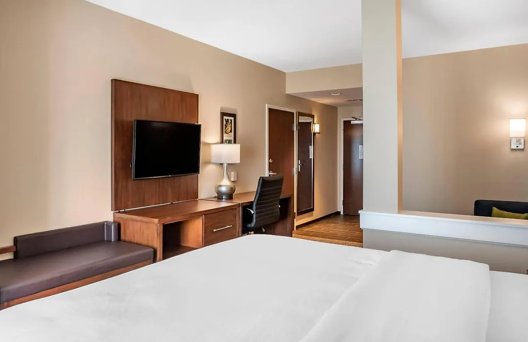 Comfort Inn & Suites Clarkston Pine Knob Area-1