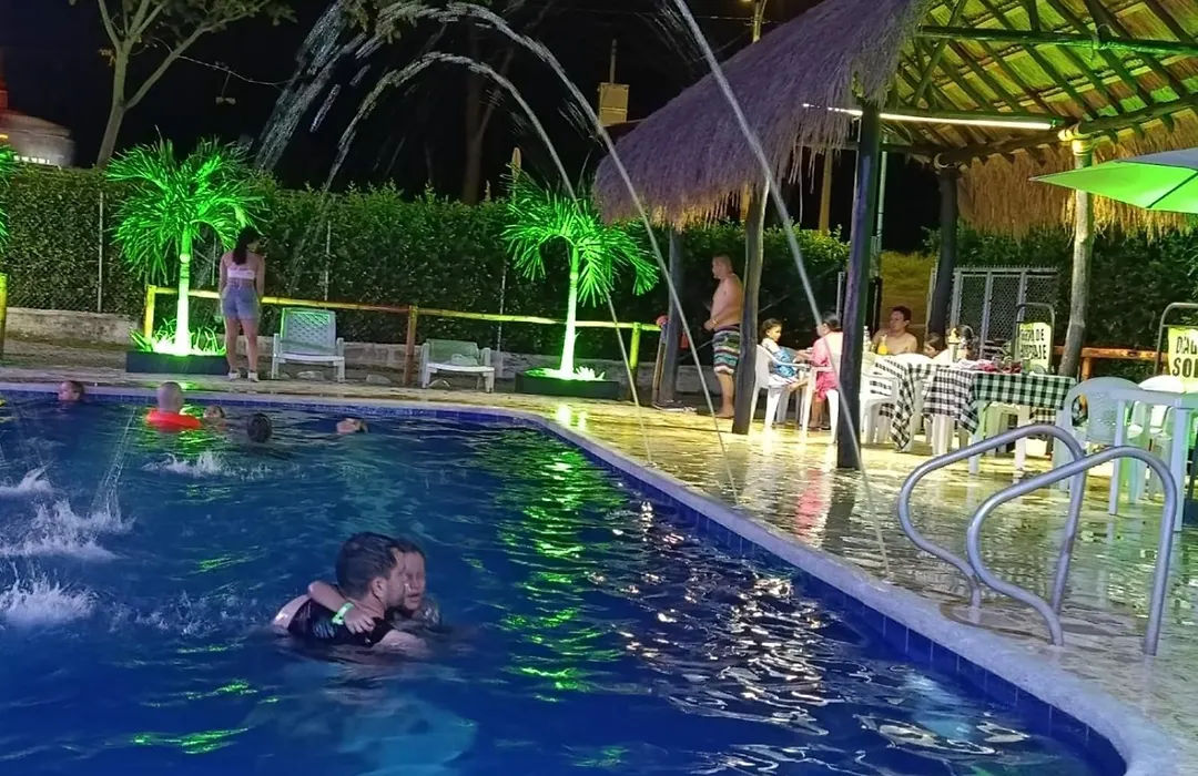 HOSTERIA y Camping PIEDRAS VERDES-1