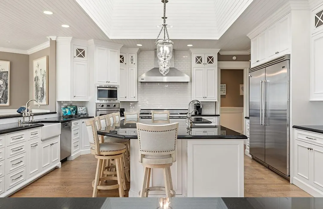 Malibu Dunes By Fieldtrip Expansive Hamptons-Style Estate W Private Beach Backyard-1