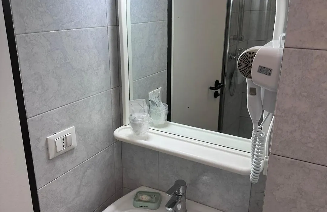 Hotel Ely-1
