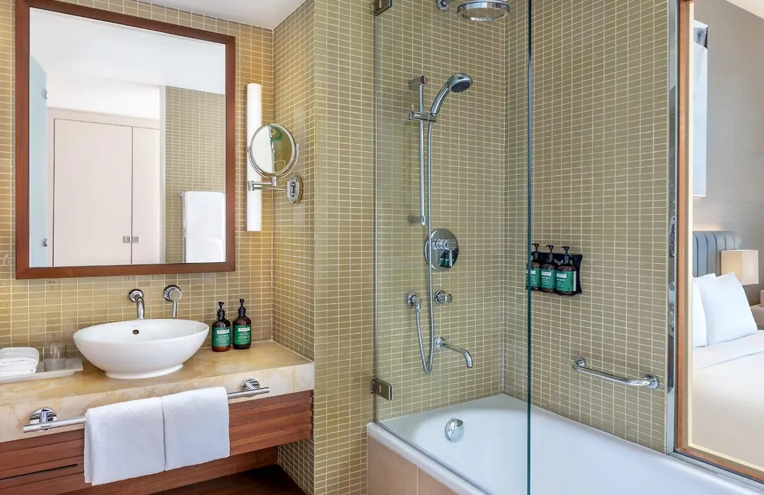 Yas Plaza Marina By Ihg-1