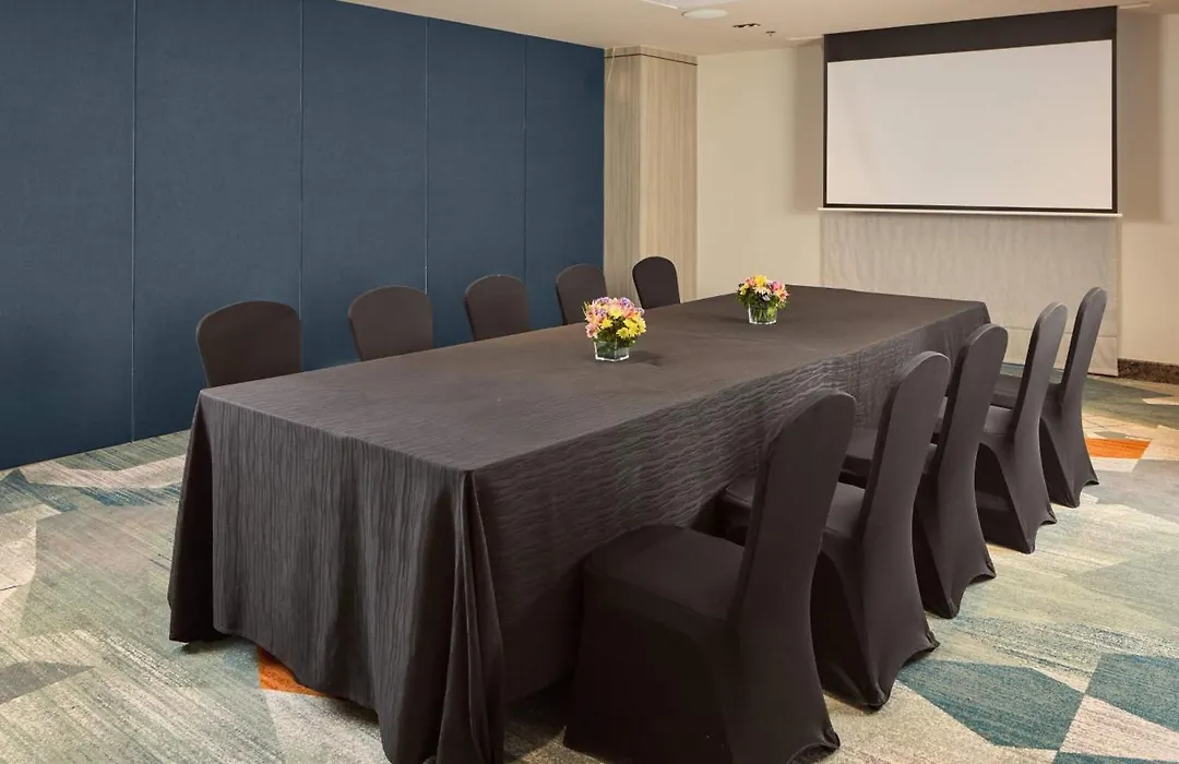 Holiday Inn & Suites Makati By Ihg-1