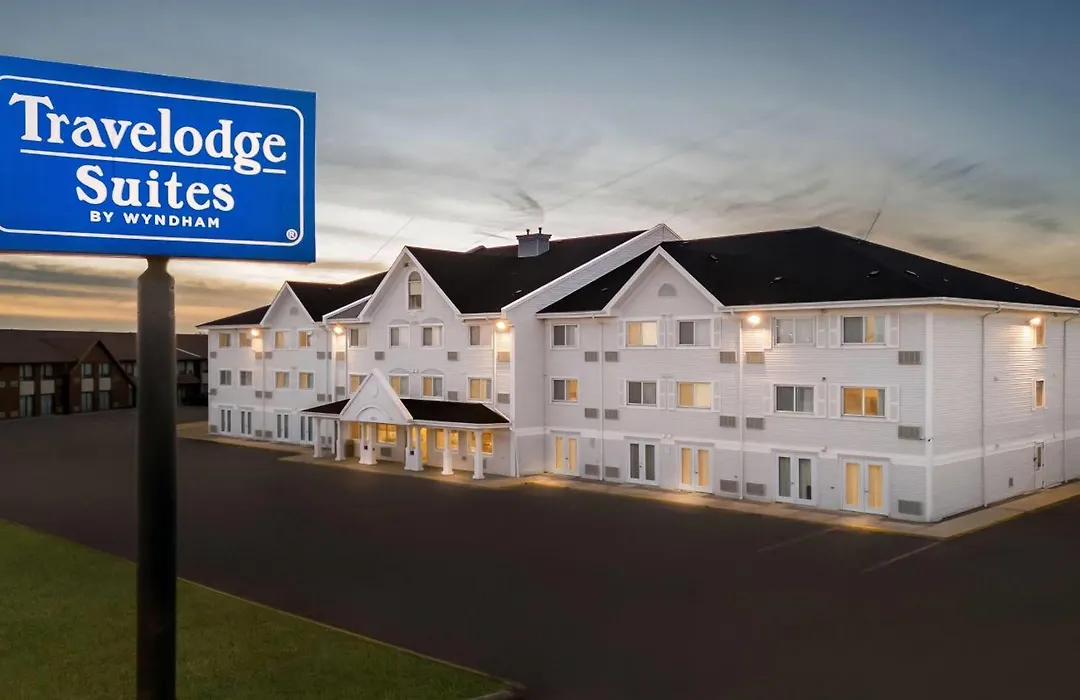 Travelodge Suites By Wyndham Regina - Eastgate Bay-1