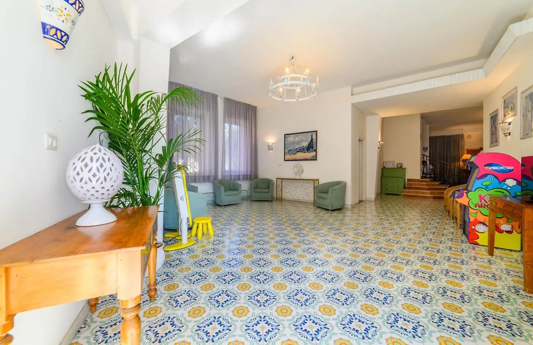 Hotel Royal-1