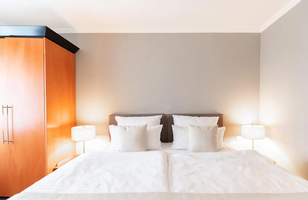 Select Hotel Friedrichshafen-1