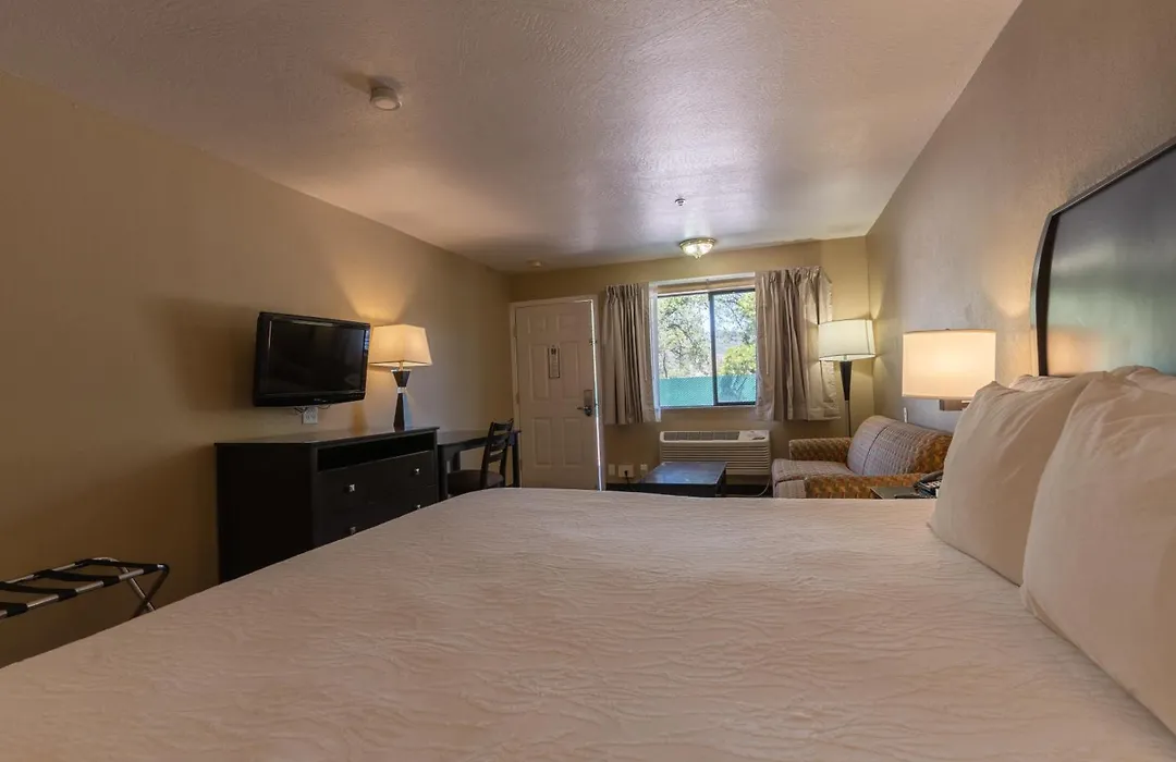 The Oakhurst Inn At Yosemite-1