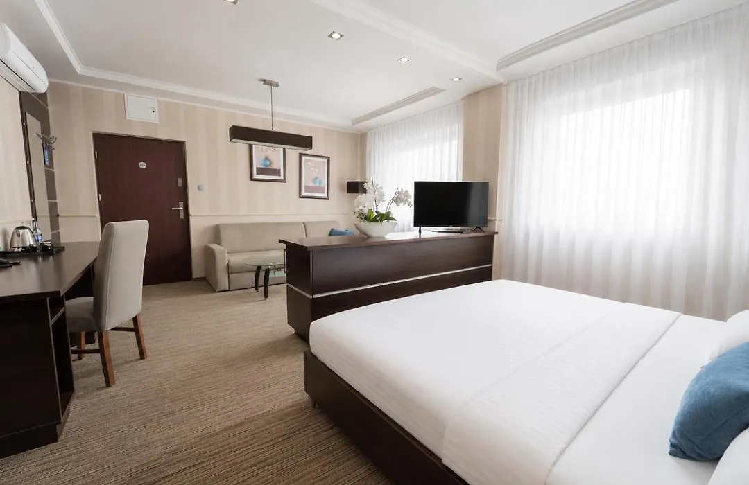 Hotel Polski-1