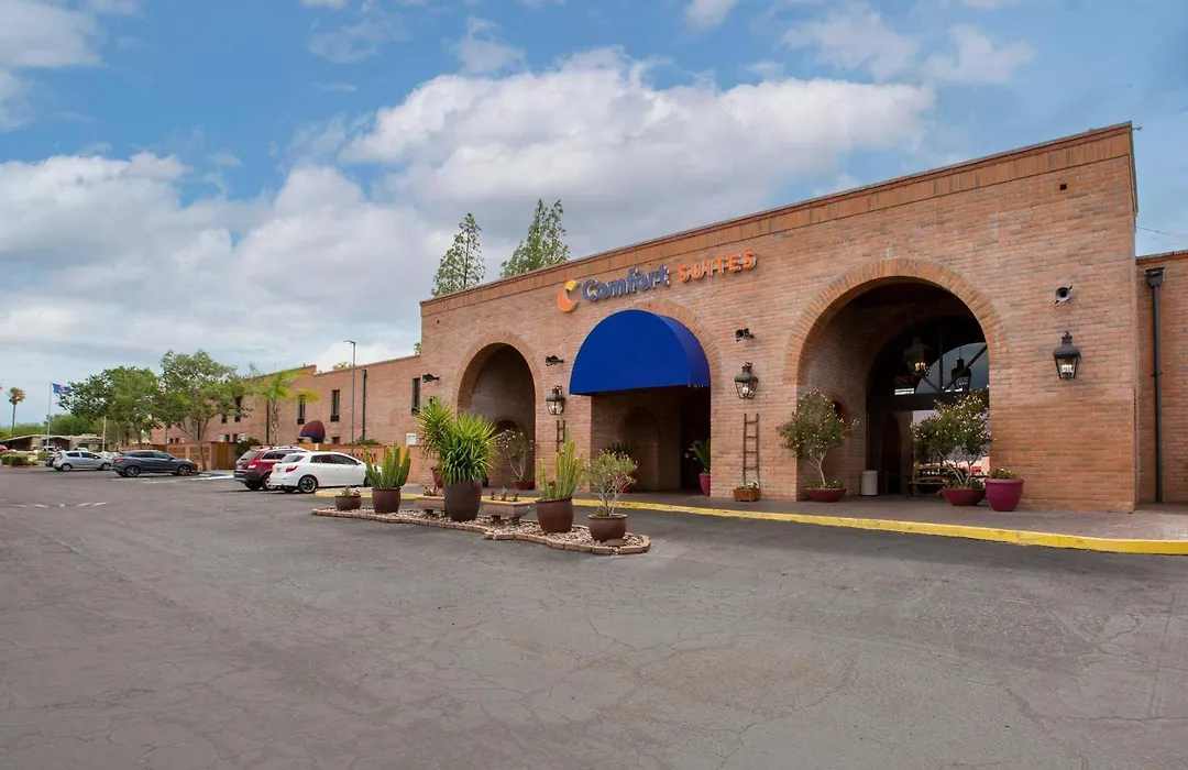 Comfort Suites Tucson Near Sabino Canyon-1