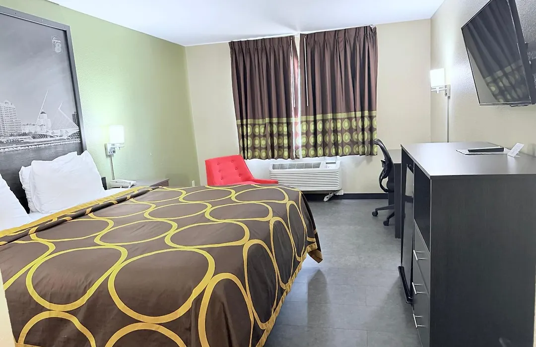 Super 8 By Wyndham Fond Du Lac-1