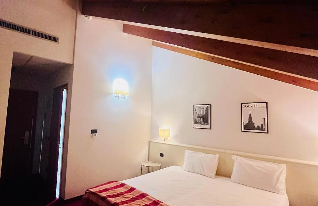 Hotel Gallia-1