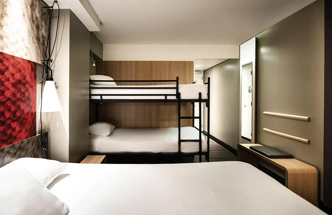 Ibis Amsterdam Centre-1