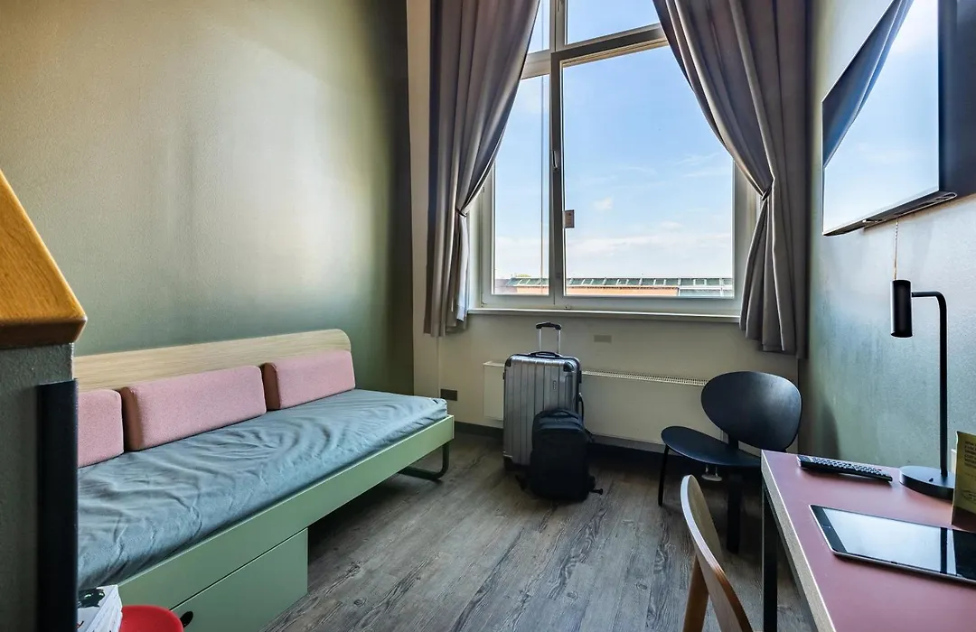 Meininger Hotel Berlin Mitte-1