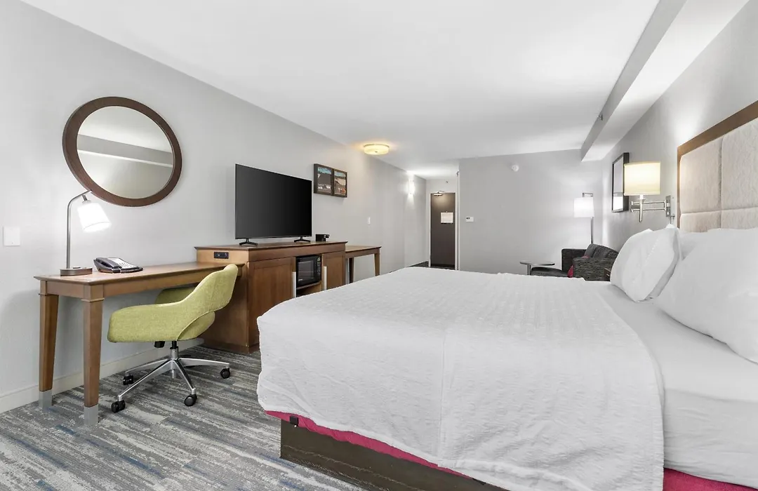 Hampton Inn Salem-1