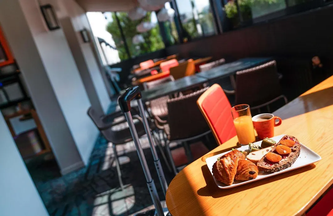 Ibis Styles Paris Velizy-1
