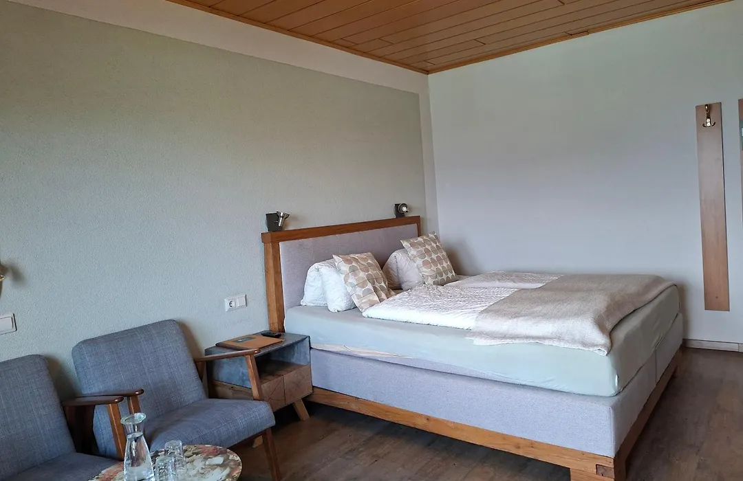 GRÜNER HEINRICH - Bett&Frühstück-1
