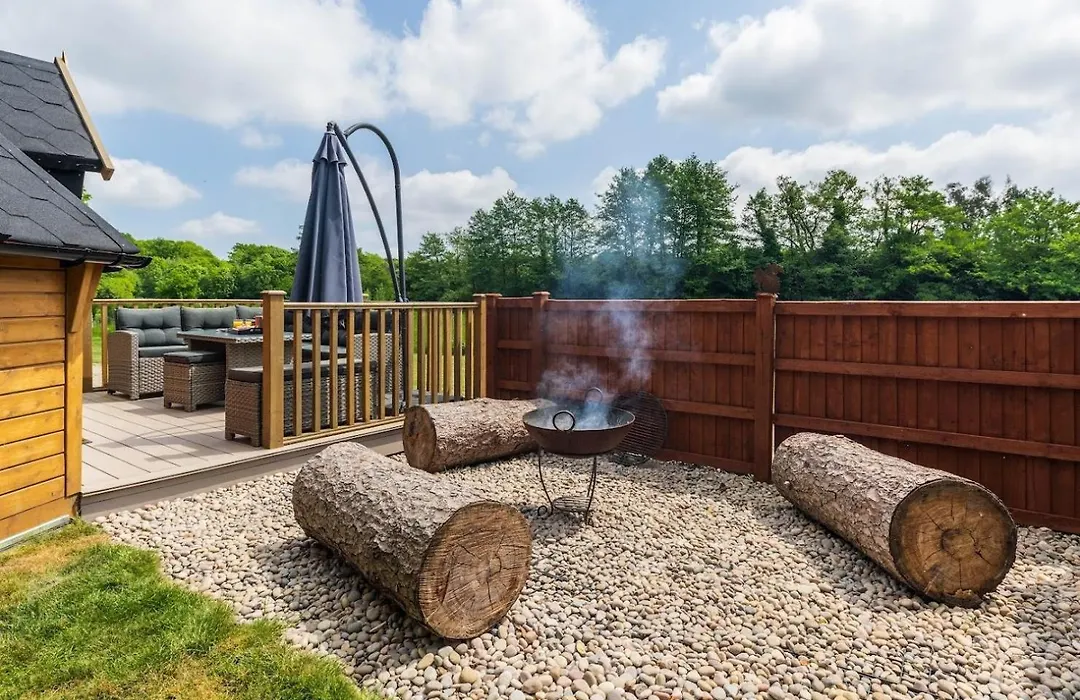 Woods Meadow Glamping-1