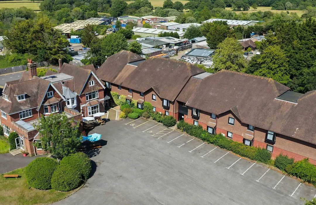 The Hickstead Hotel By Uno-Free Parking-1